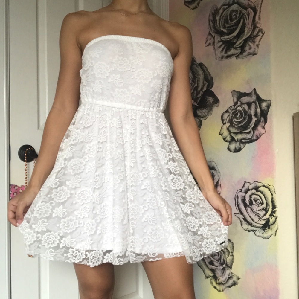 White lace dress